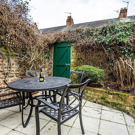 7 St John'S Crescent Villa Йорк Екстериор снимка