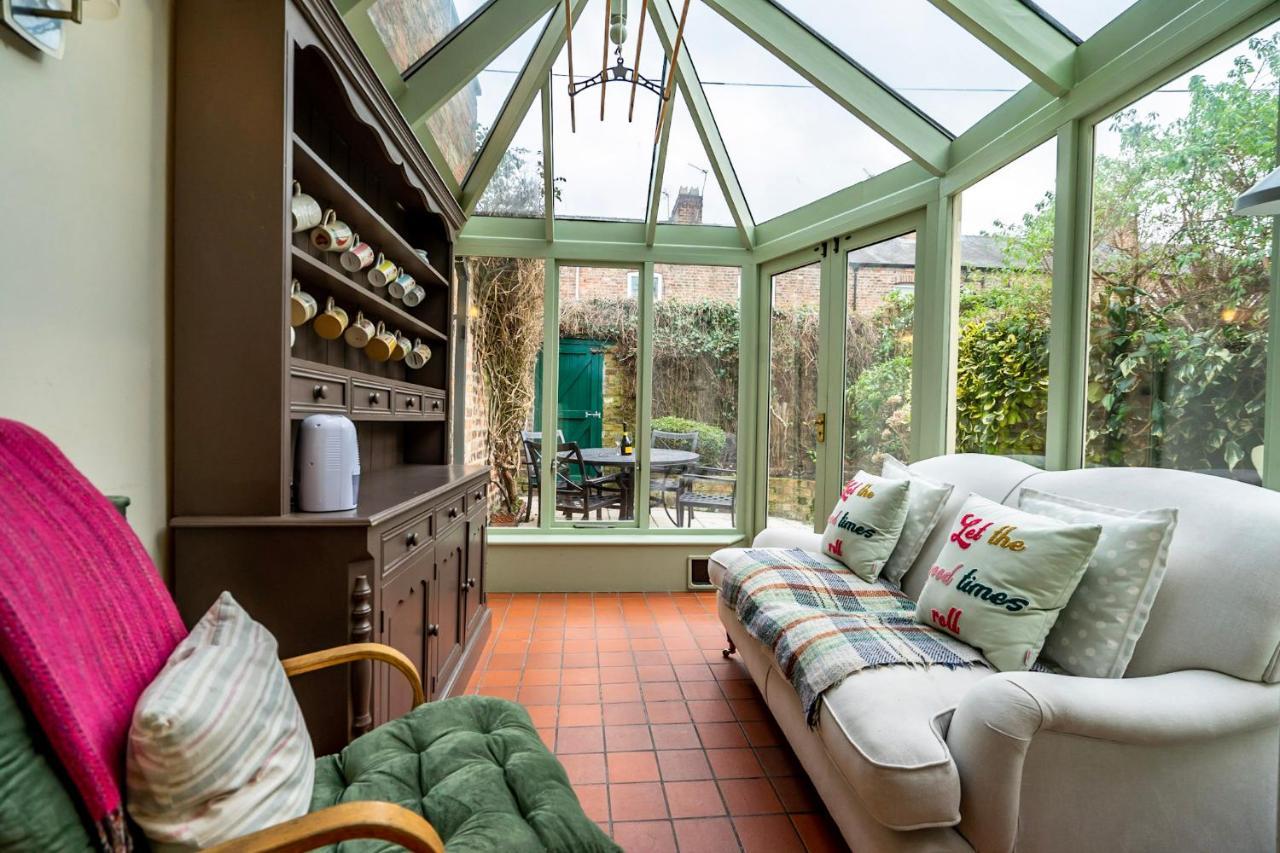 7 St John'S Crescent Villa Йорк Екстериор снимка